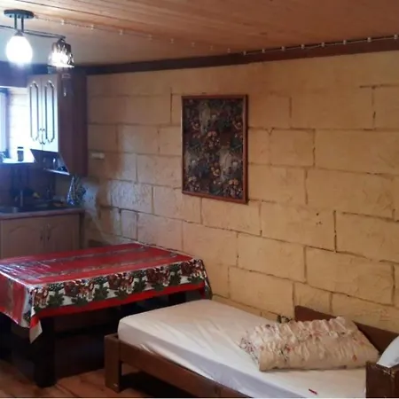 райский сад Hostel *