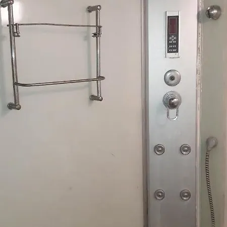 райский сад Hostel *
